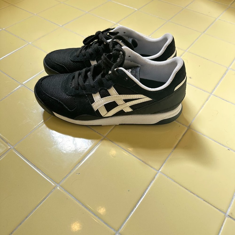 Onitsuka Tiger Horizonia Sneaker Size Men's 7 / Women's 8.5